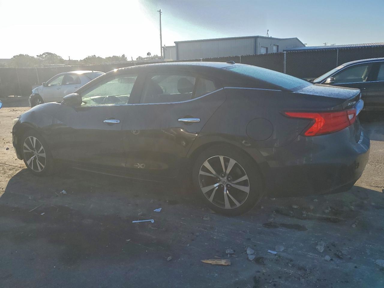 2016 NISSAN Maxima