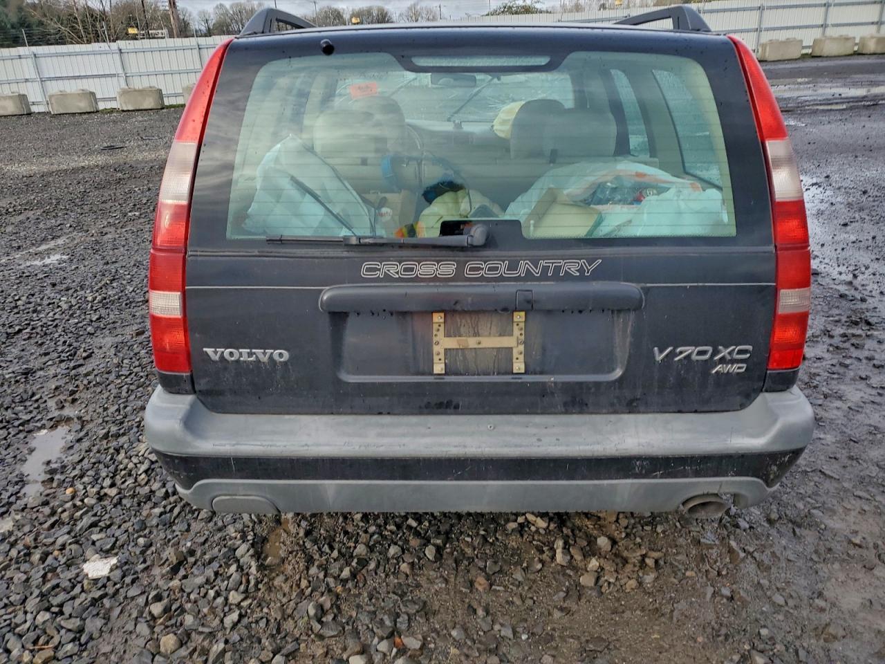 2000 VOLVO V70