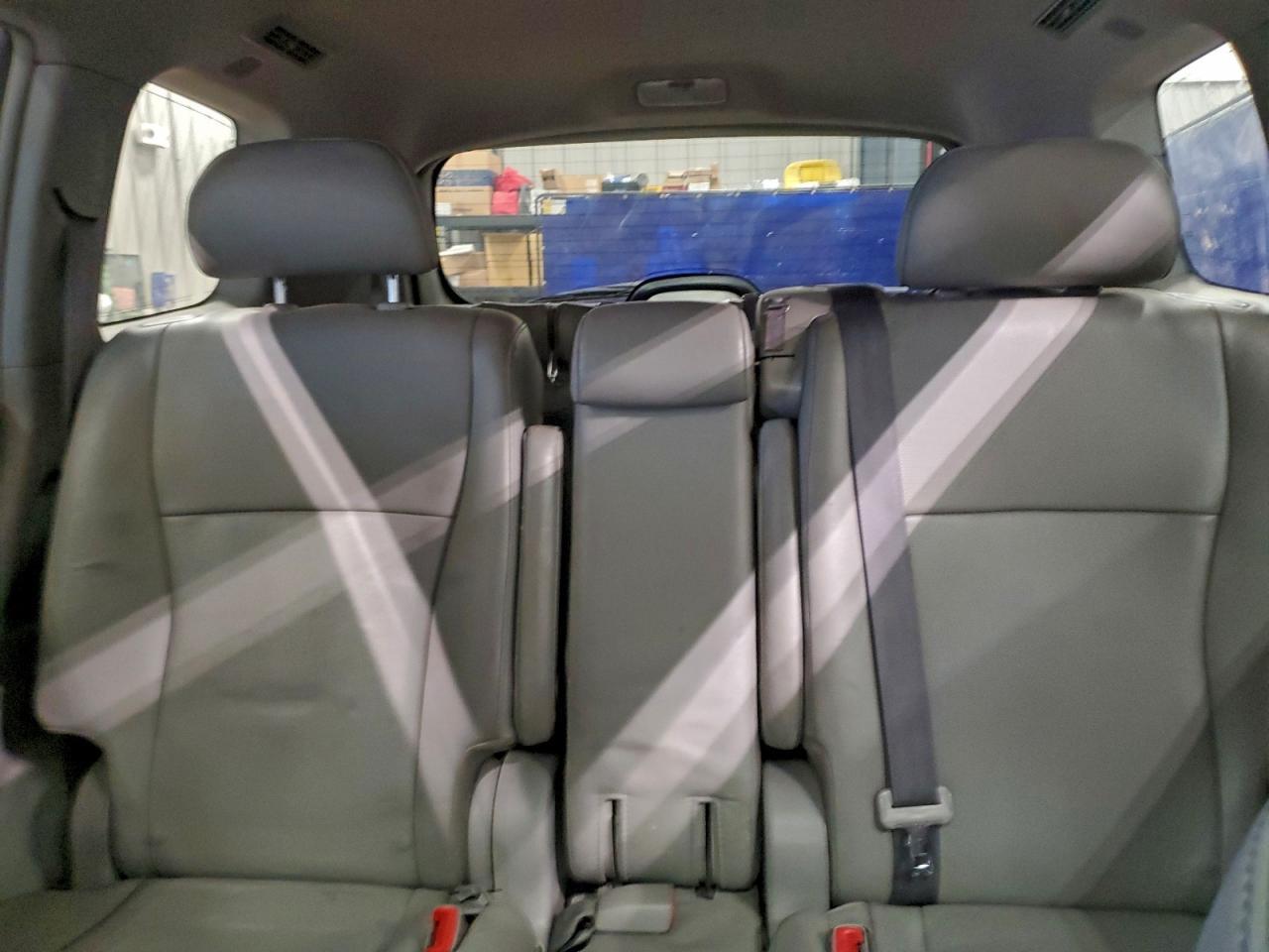 2011 TOYOTA HIGHLANDER