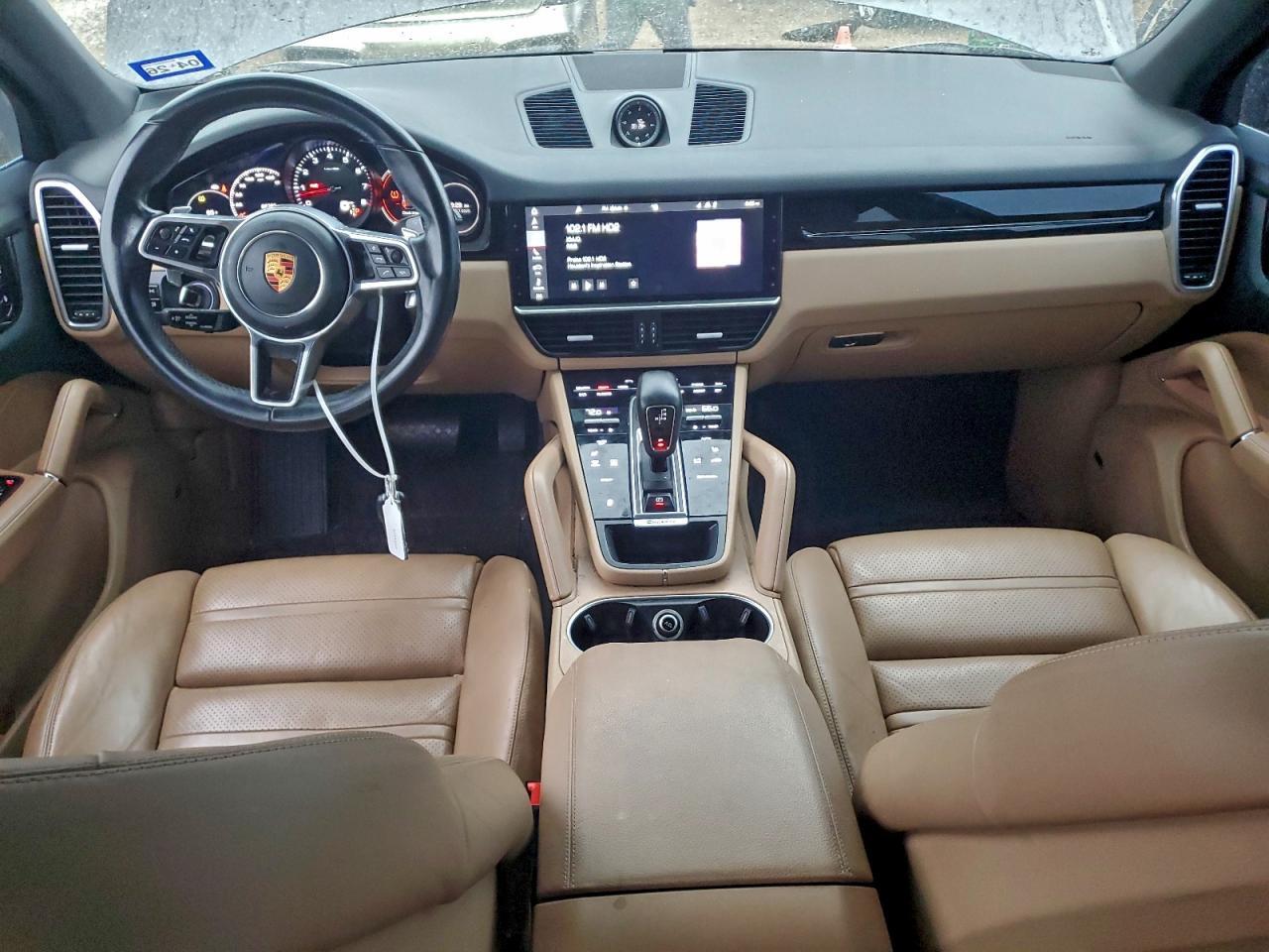 2019 PORSCHE CAYENNE