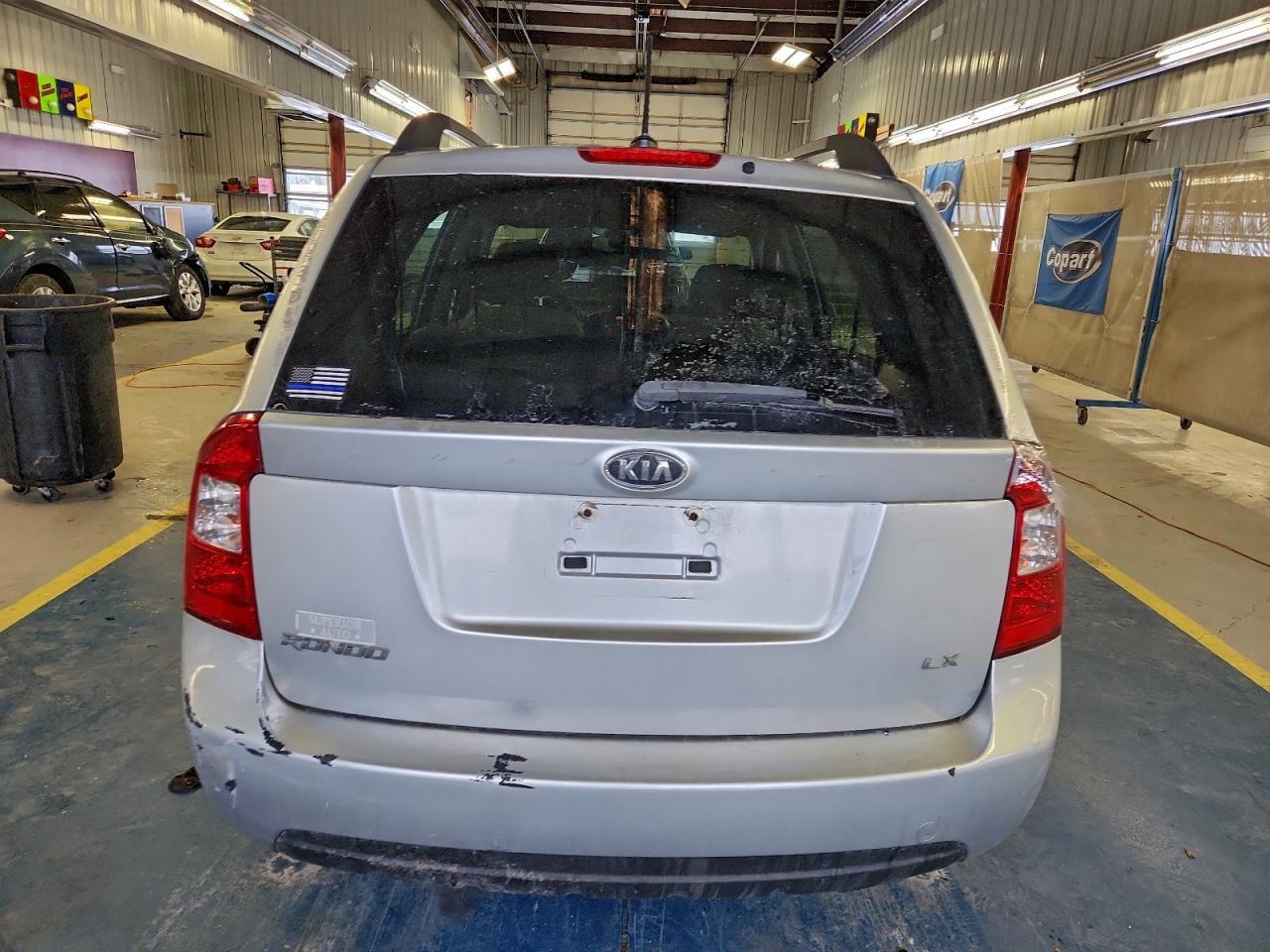 2010 KIA RONDO