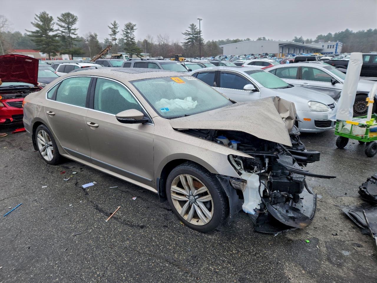 2016 VOLKSWAGEN Passat