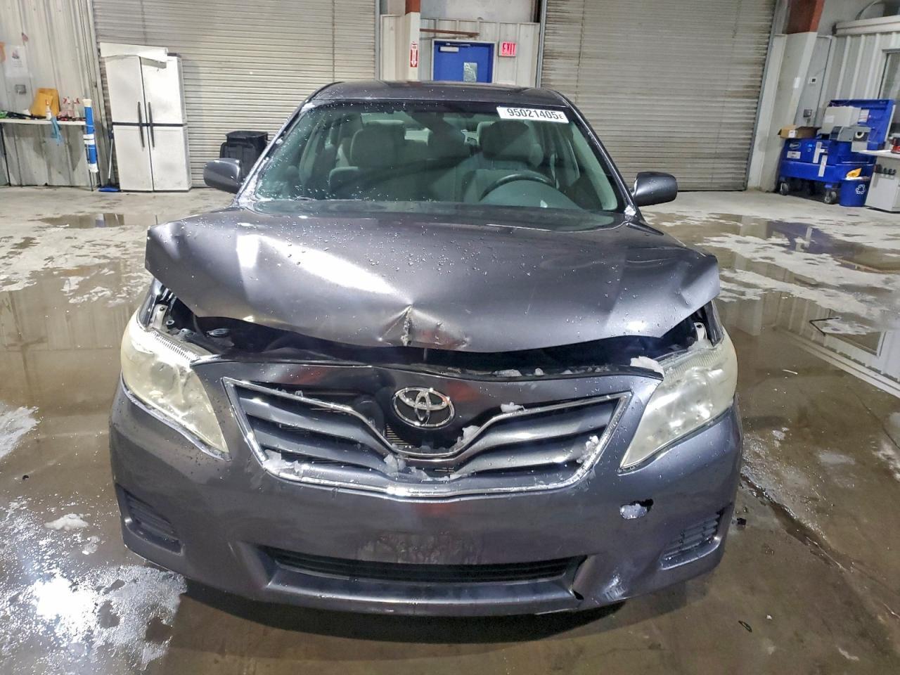 2011 TOYOTA CAMRY