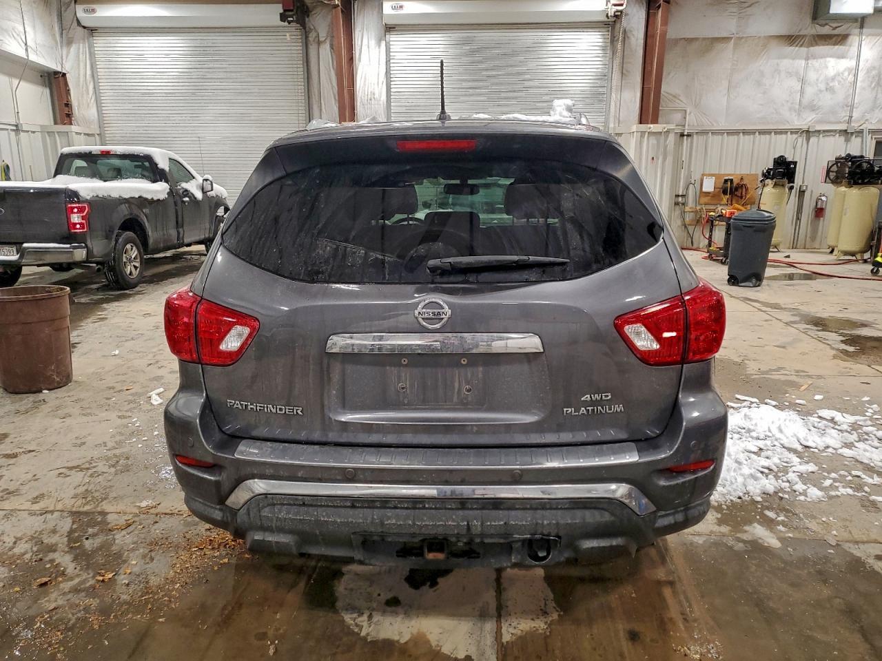 2017 NISSAN PATHFINDER