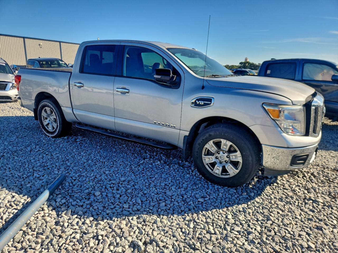 2017 NISSAN Titan