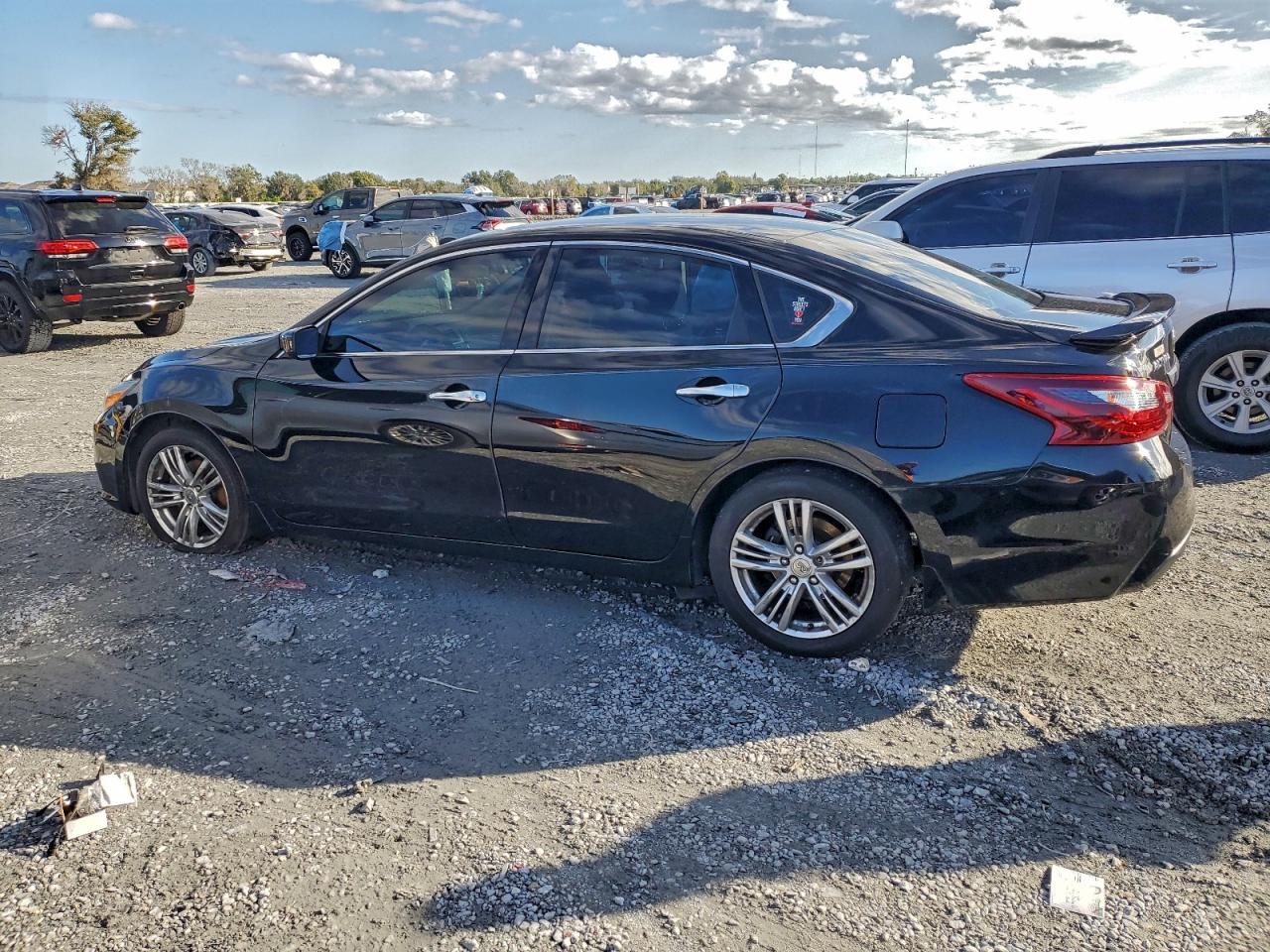 2017 NISSAN ALTIMA