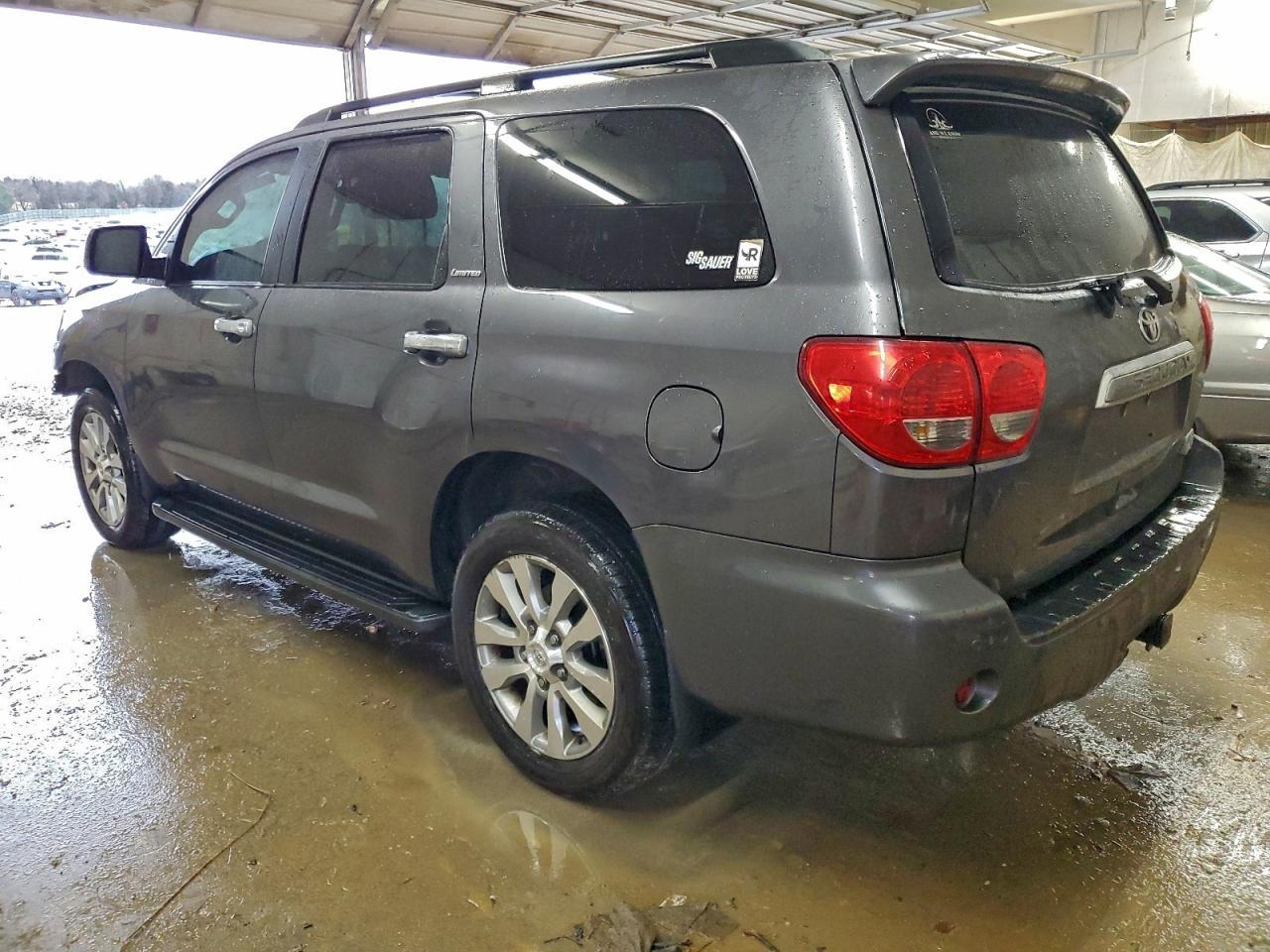 2014 TOYOTA Sequoia