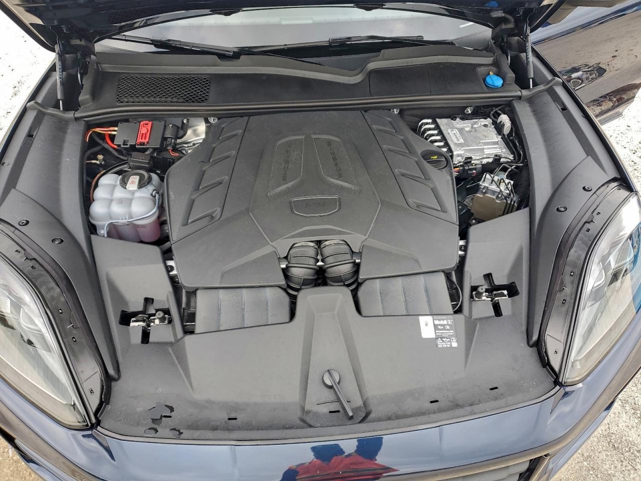 2026 PORSCHE CAYENNE