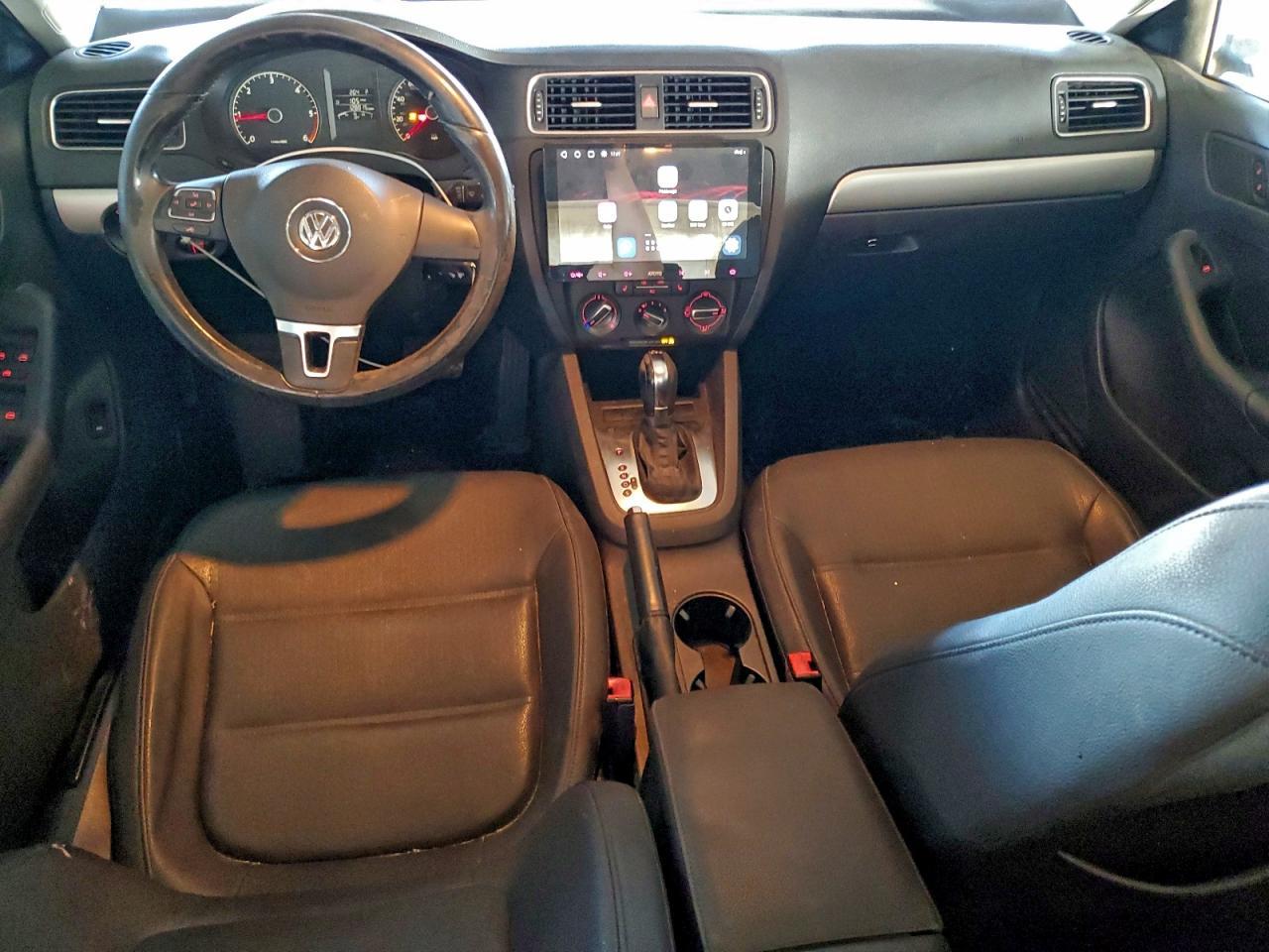 2011 VOLKSWAGEN JETTA