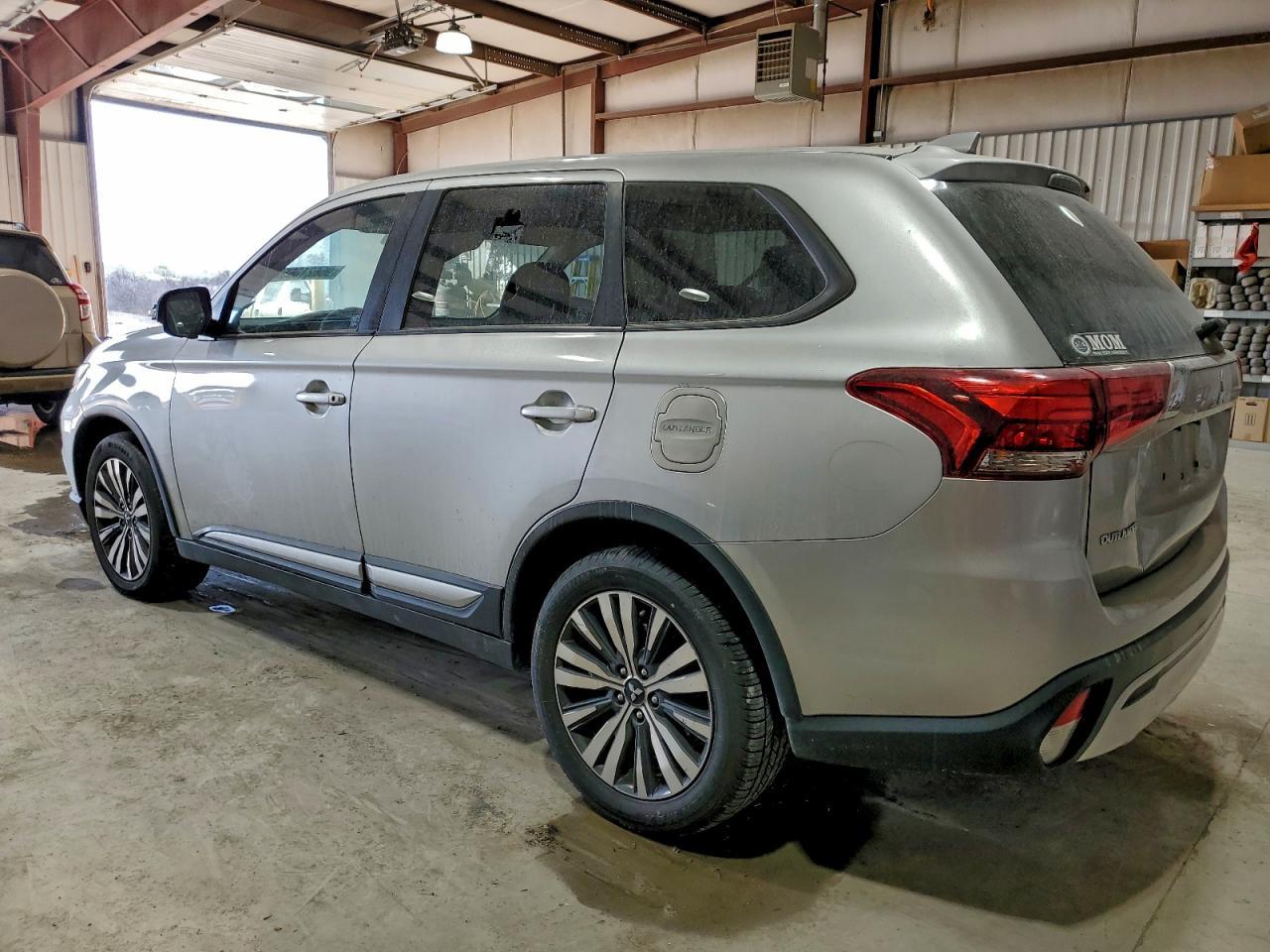 2020 MITSUBISHI outlander