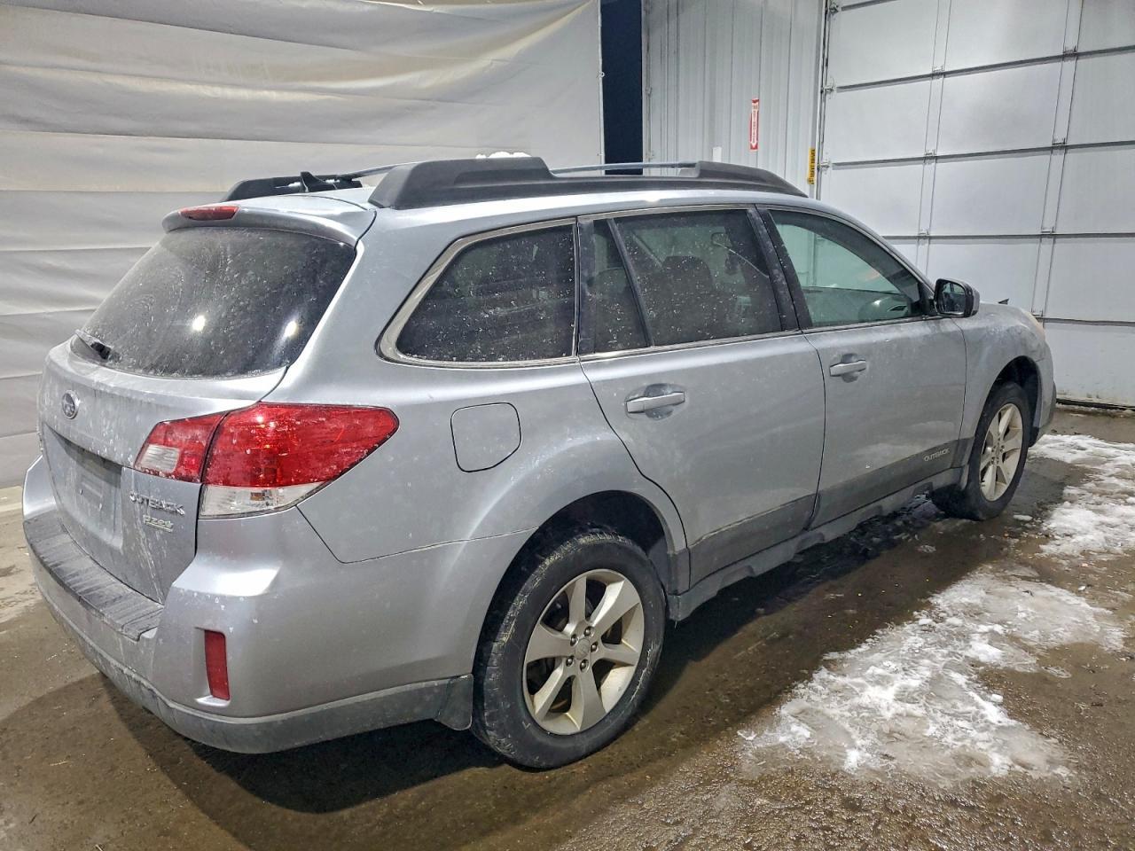 2014 SUBARU Outback