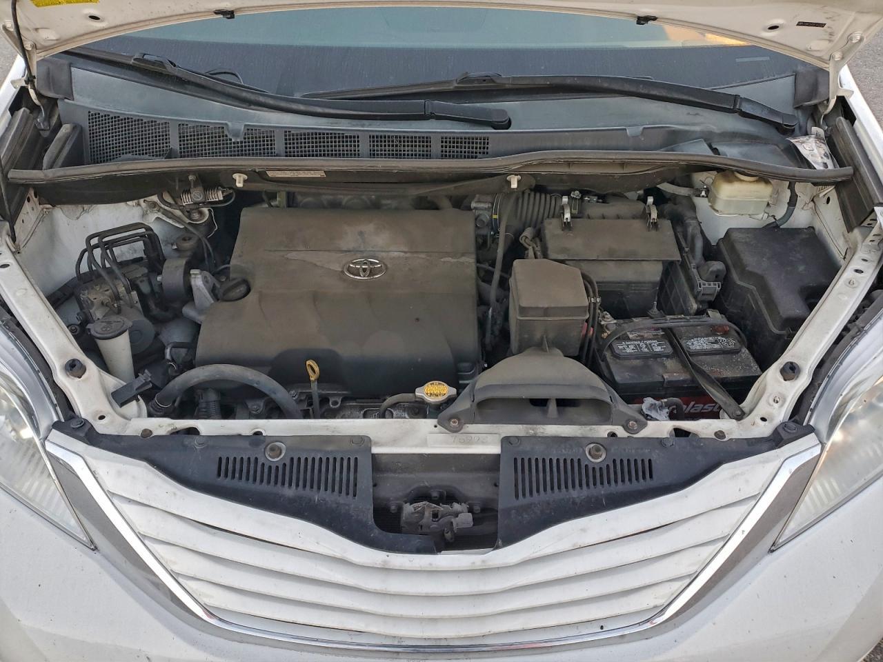 2015 TOYOTA SIENNA