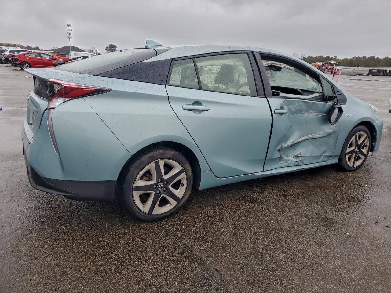 2016 TOYOTA PRIUS