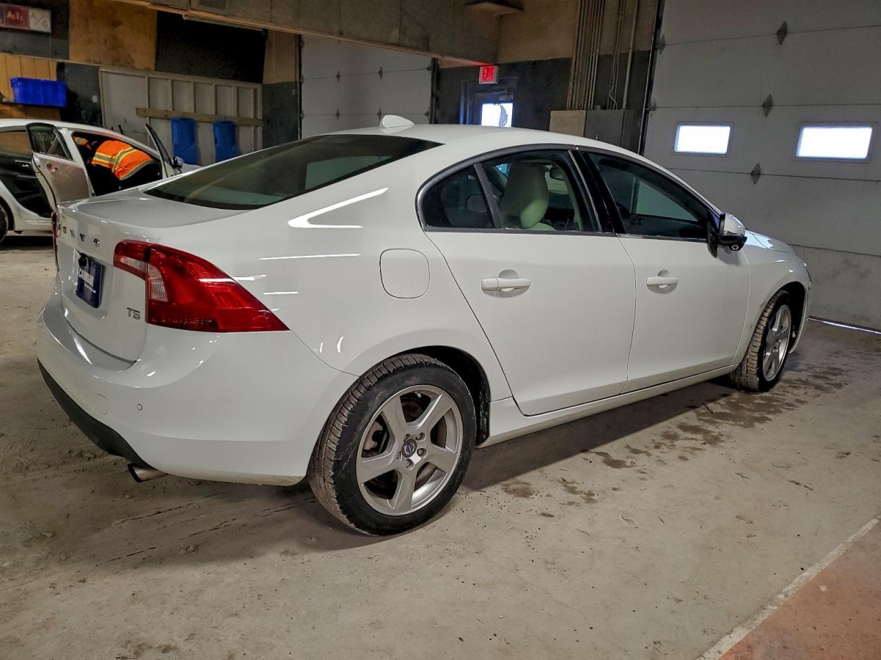 2012 VOLVO S60