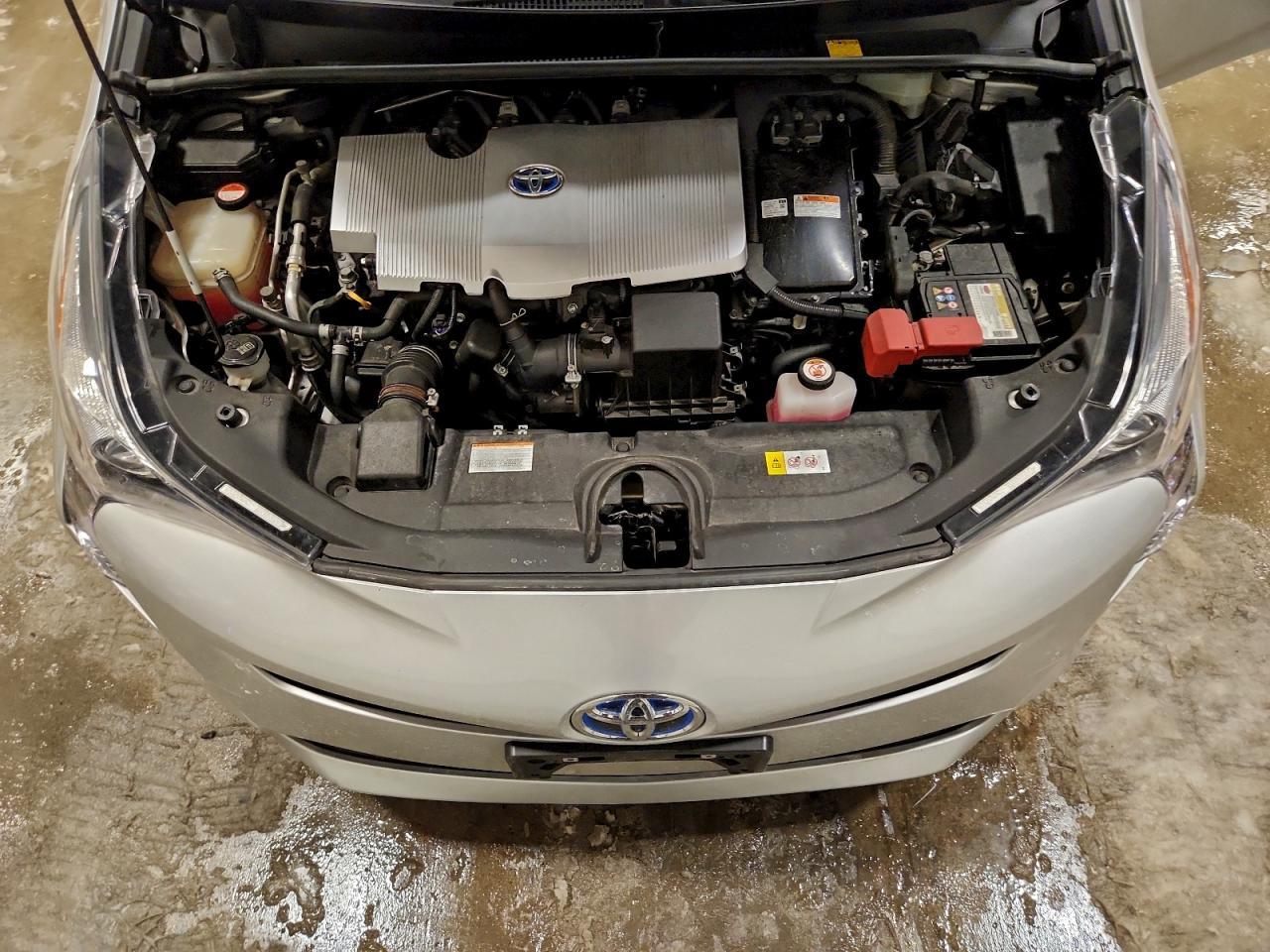 2016 TOYOTA PRIUS