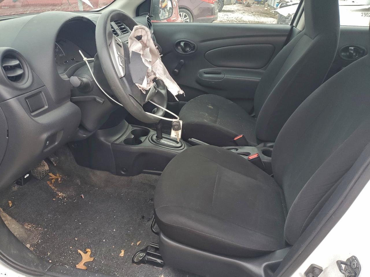 2015 NISSAN VERSA