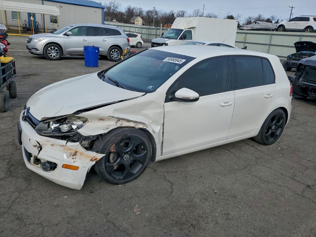 2011 VOLKSWAGEN GOLF