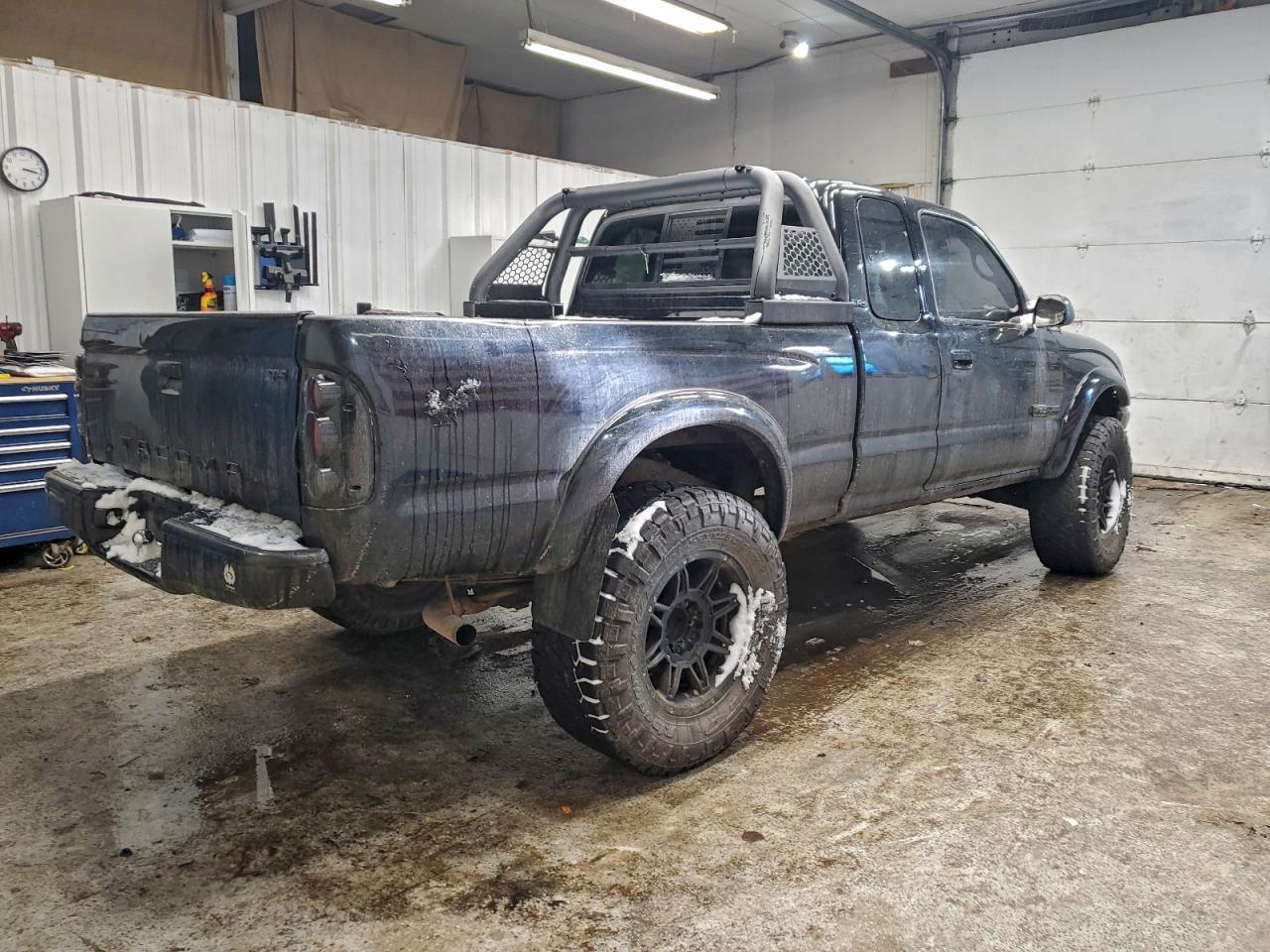 2001 TOYOTA TACOMA