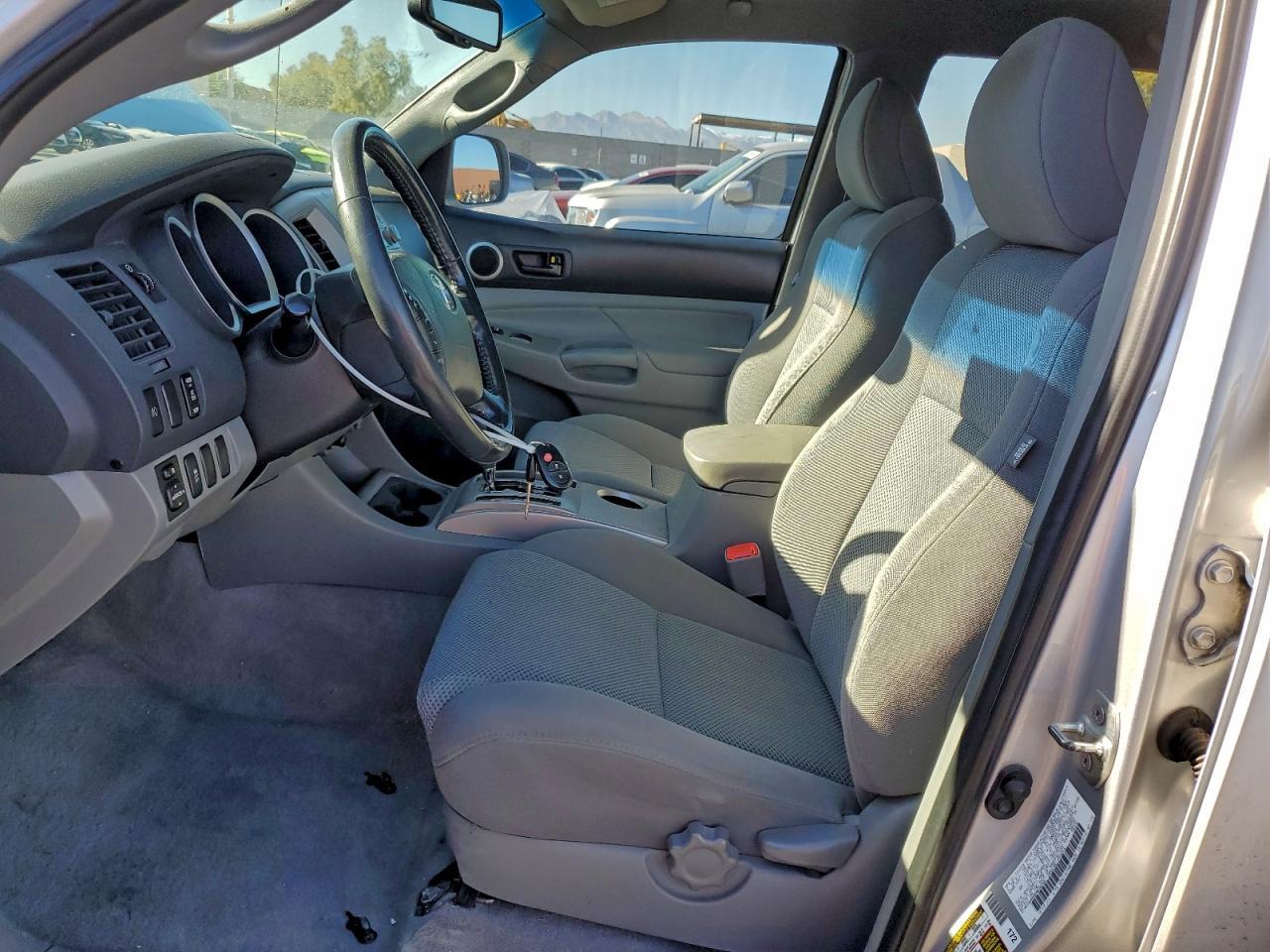 2011 TOYOTA TACOMA
