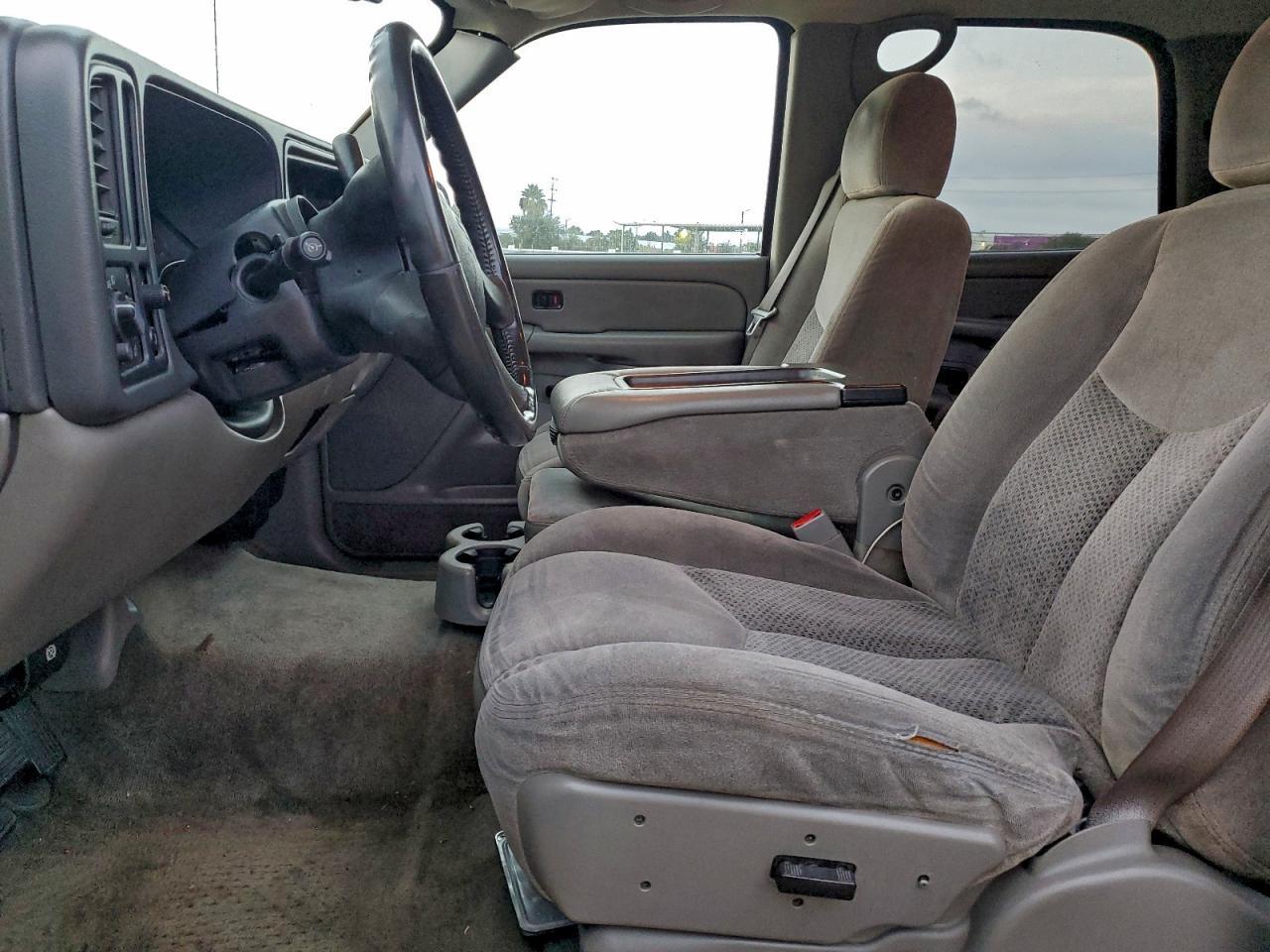 2004 CHEVROLET Tahoe