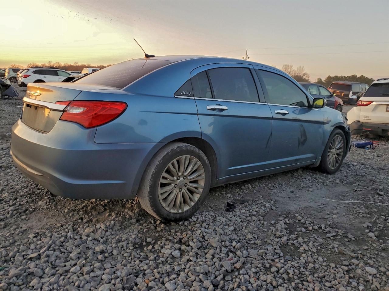 2011 CHRYSLER 200