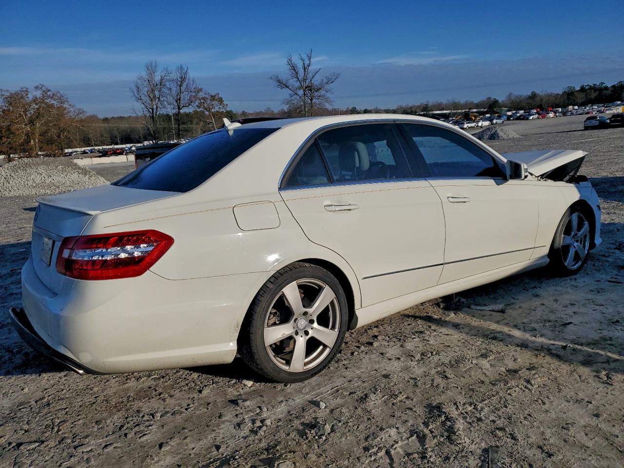 2011 MERCEDES-BENZ E-Class