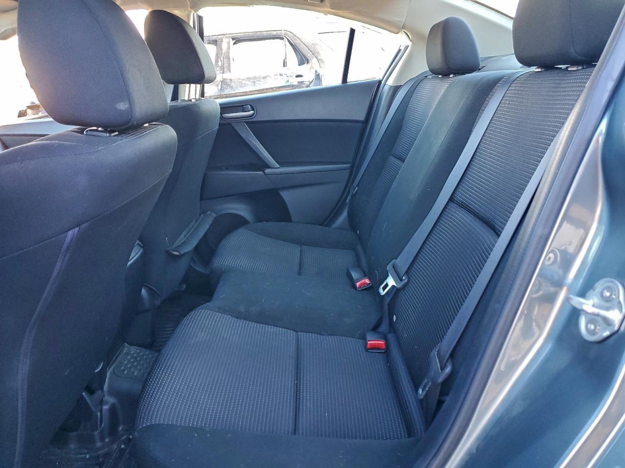 2013 MAZDA 3