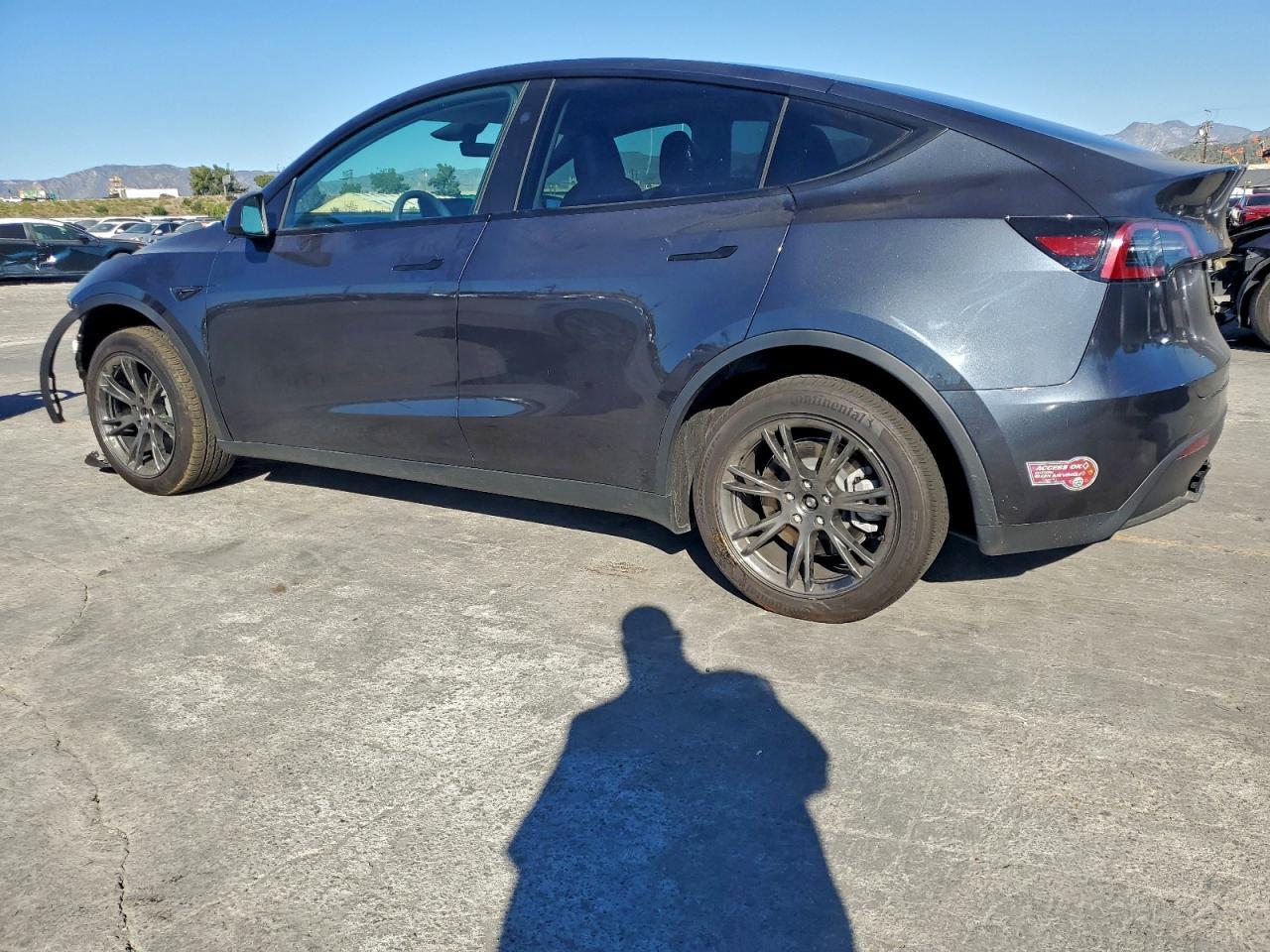 2024 TESLA MODEL Y