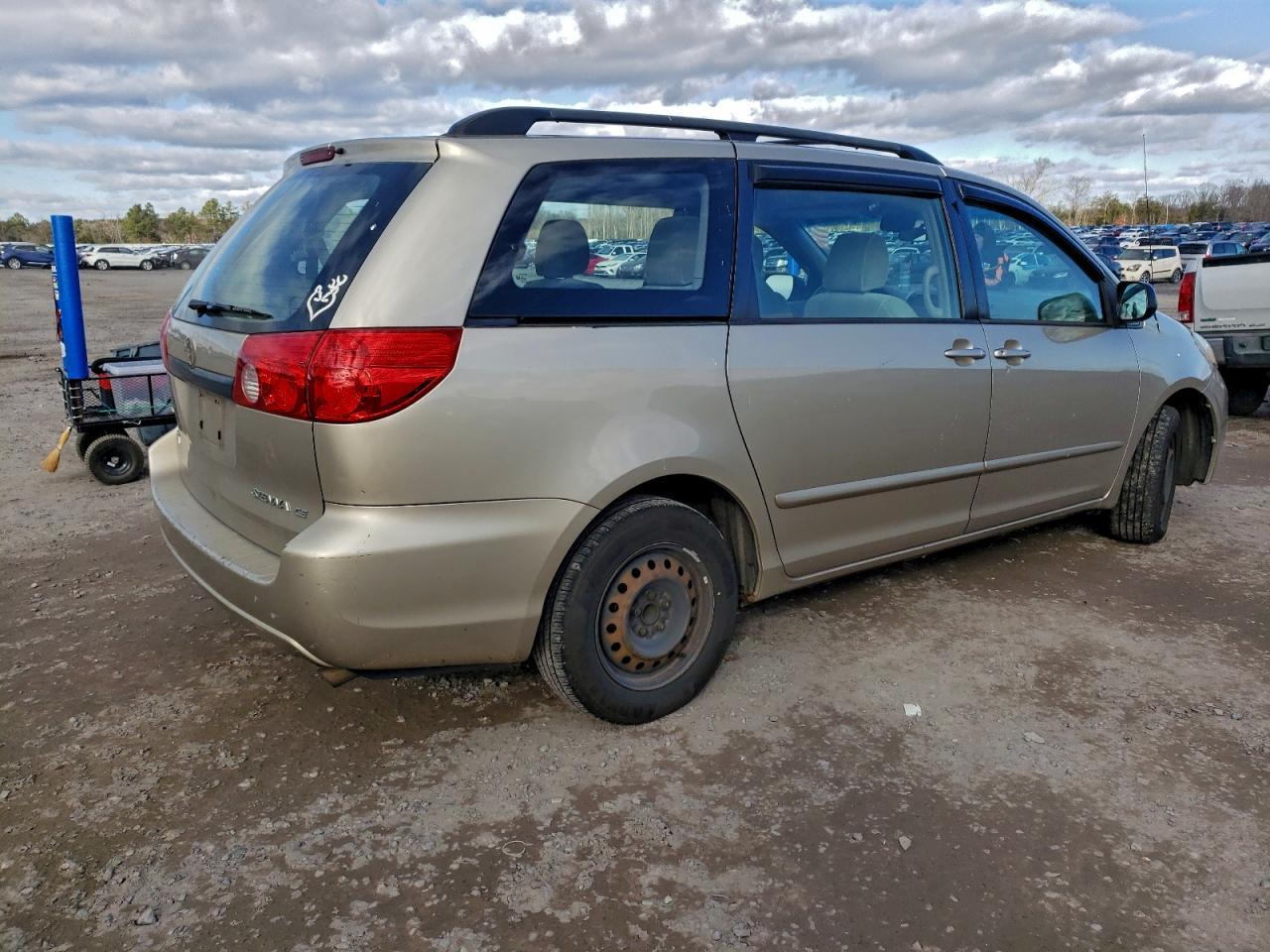 2009 TOYOTA SIENNA
