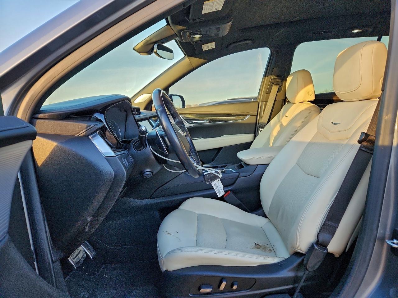 2021 CADILLAC XT6