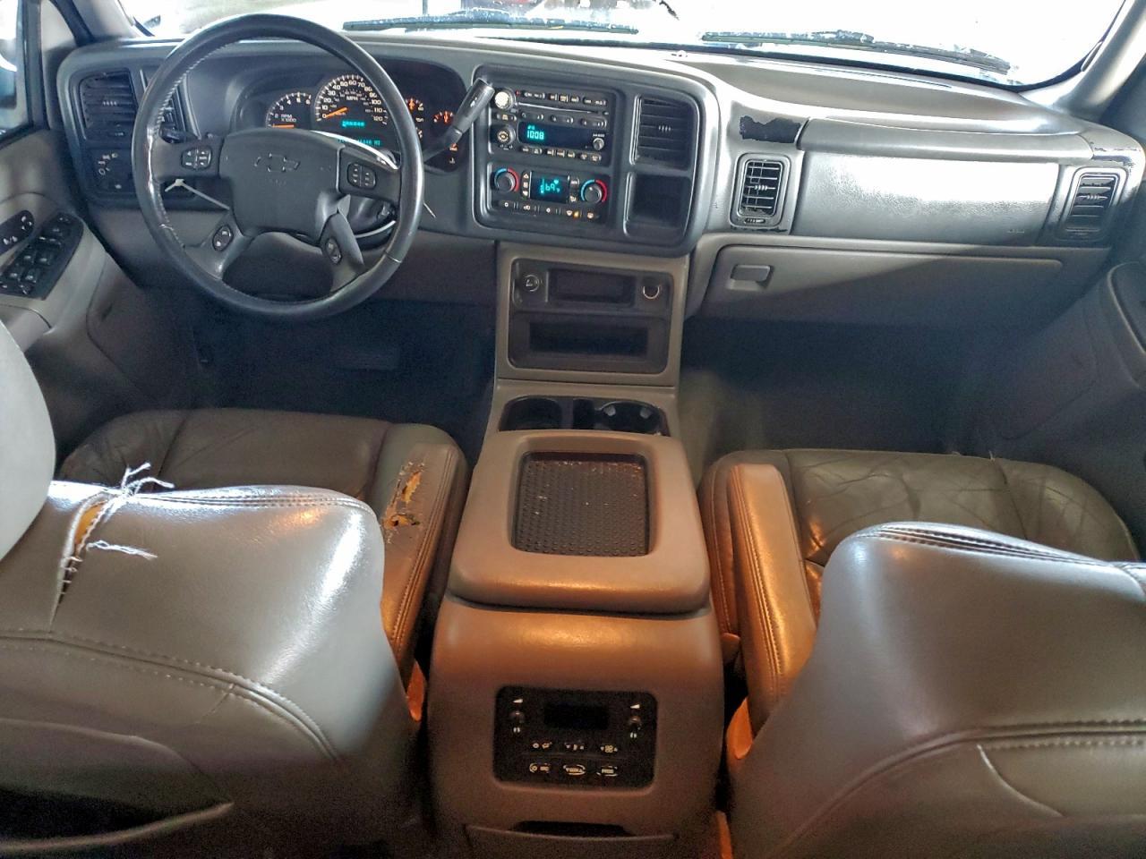 2004 CHEVROLET Tahoe