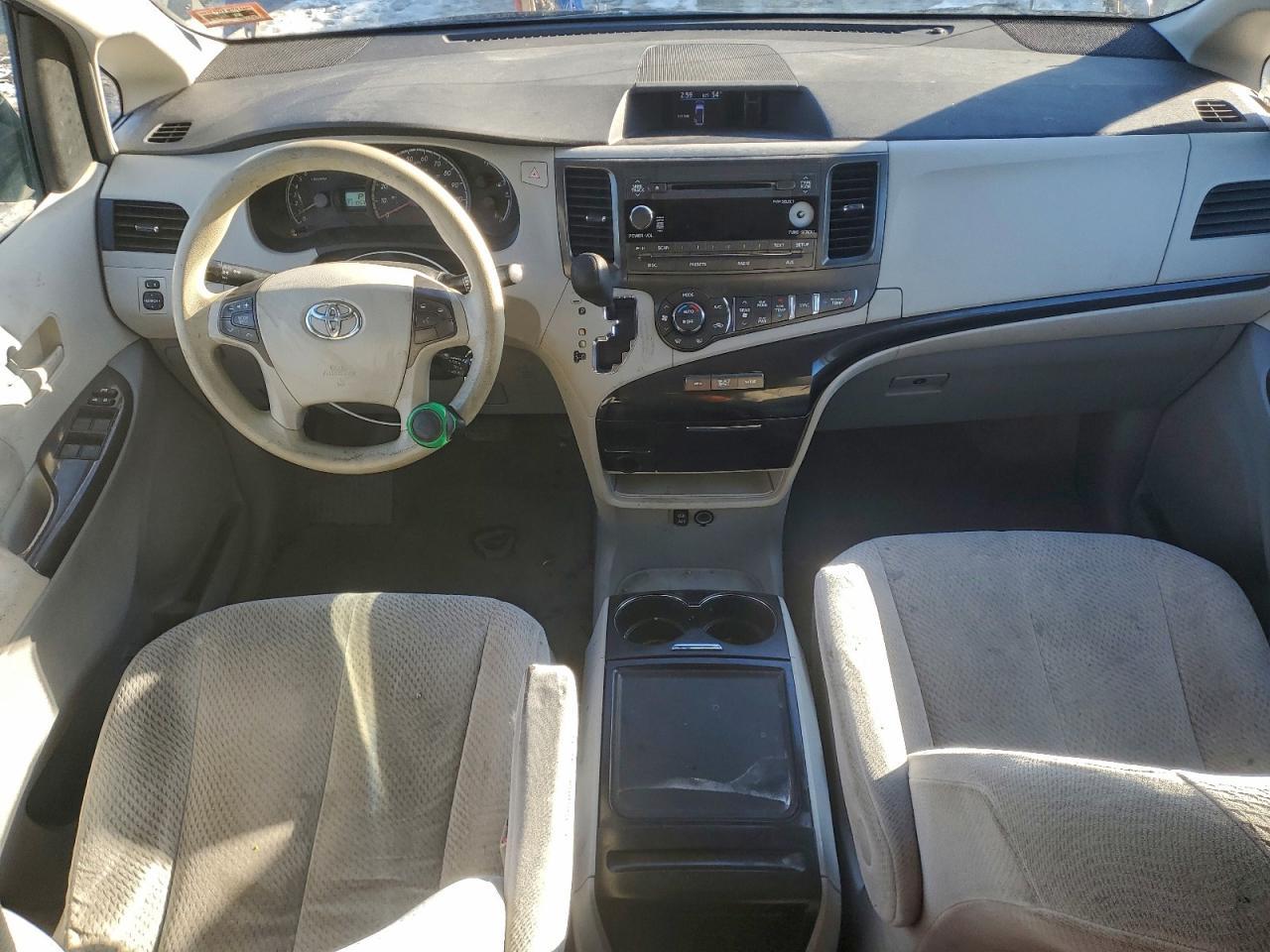 2013 TOYOTA SIENNA