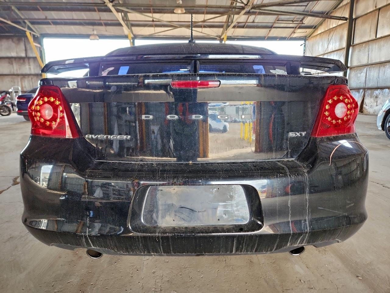 2013 DODGE Avenger