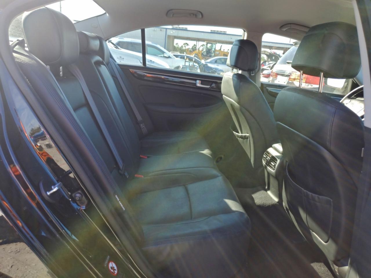 2012 HYUNDAI GENESIS