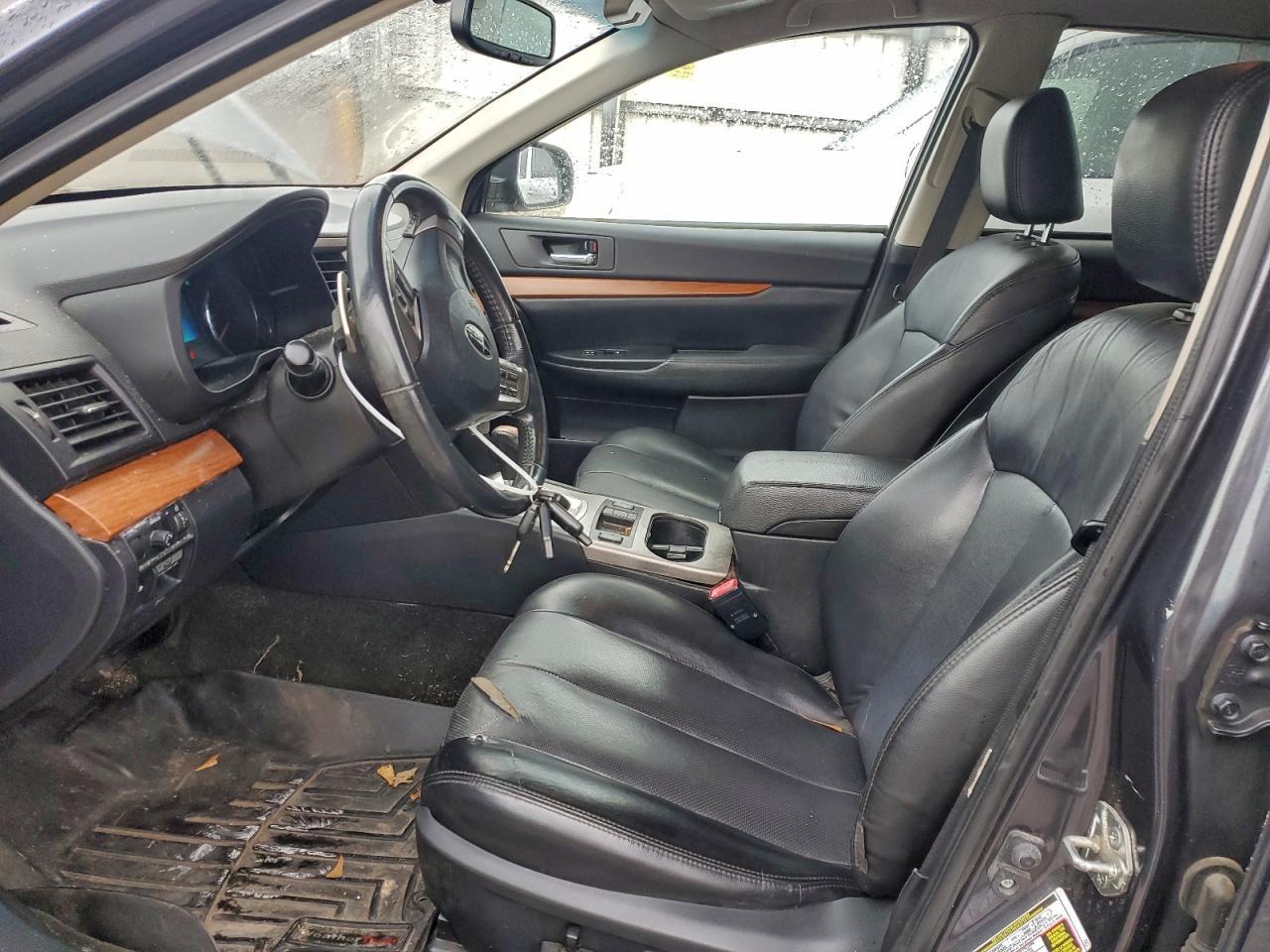 2013 SUBARU Outback