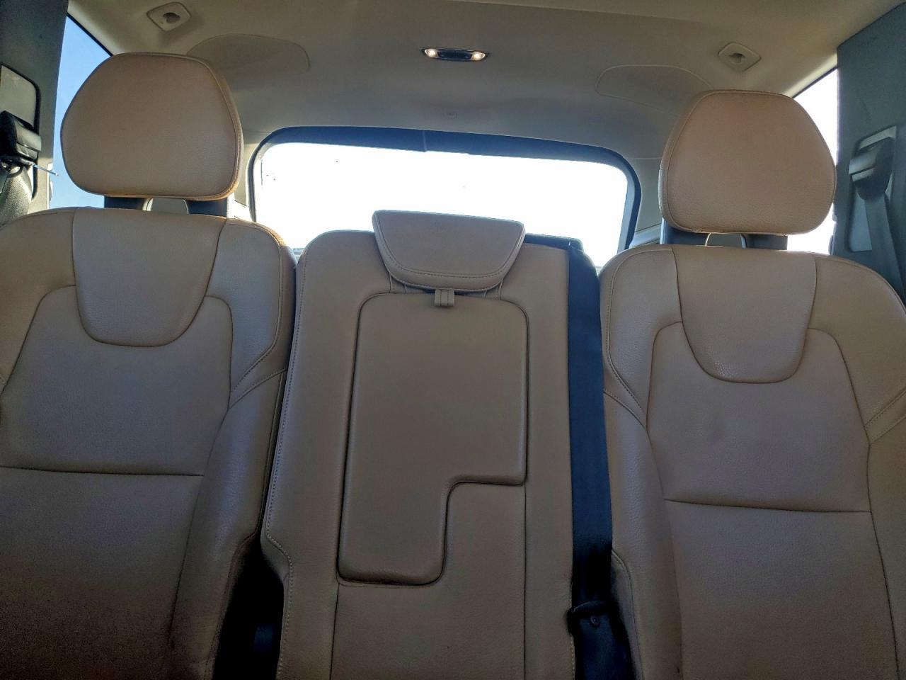 2016 VOLVO XC90