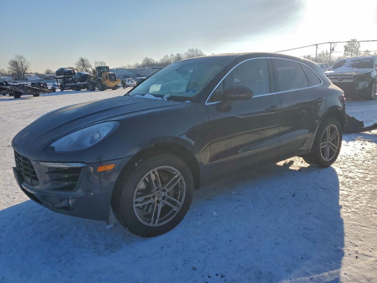2016 PORSCHE Macan