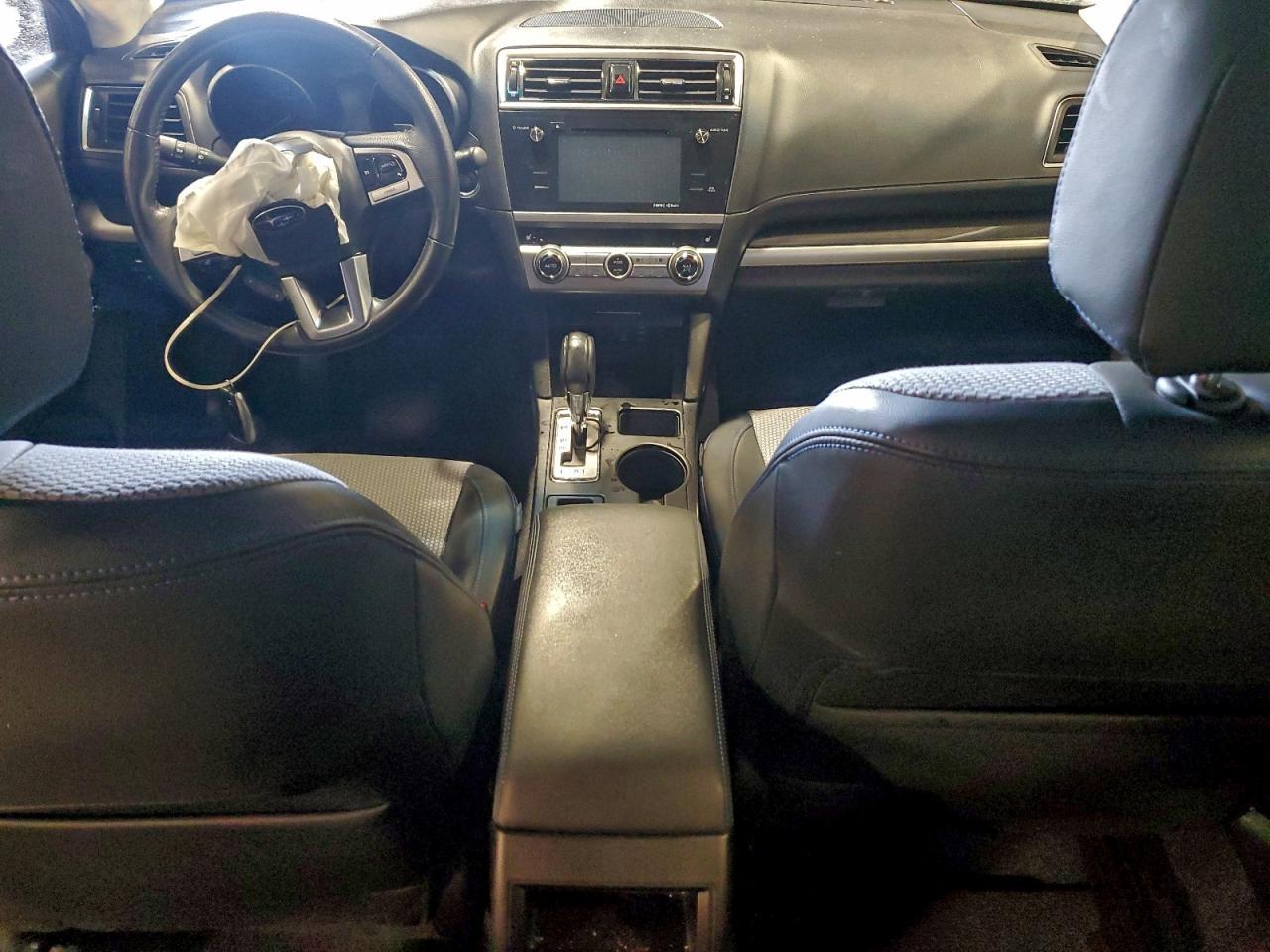 2017 SUBARU Legacy