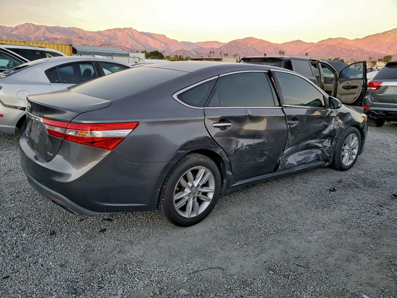 2014 TOYOTA Avalon