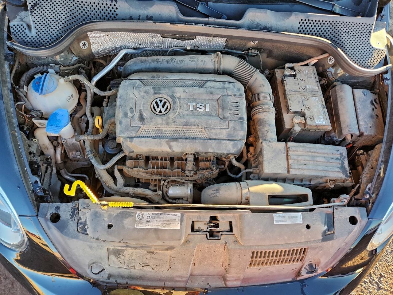 2016 VOLKSWAGEN Beetle