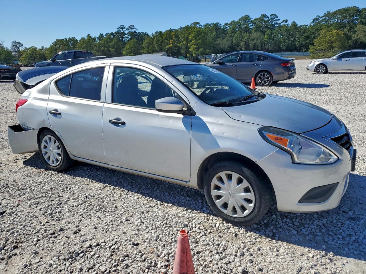 2017 NISSAN VERSA