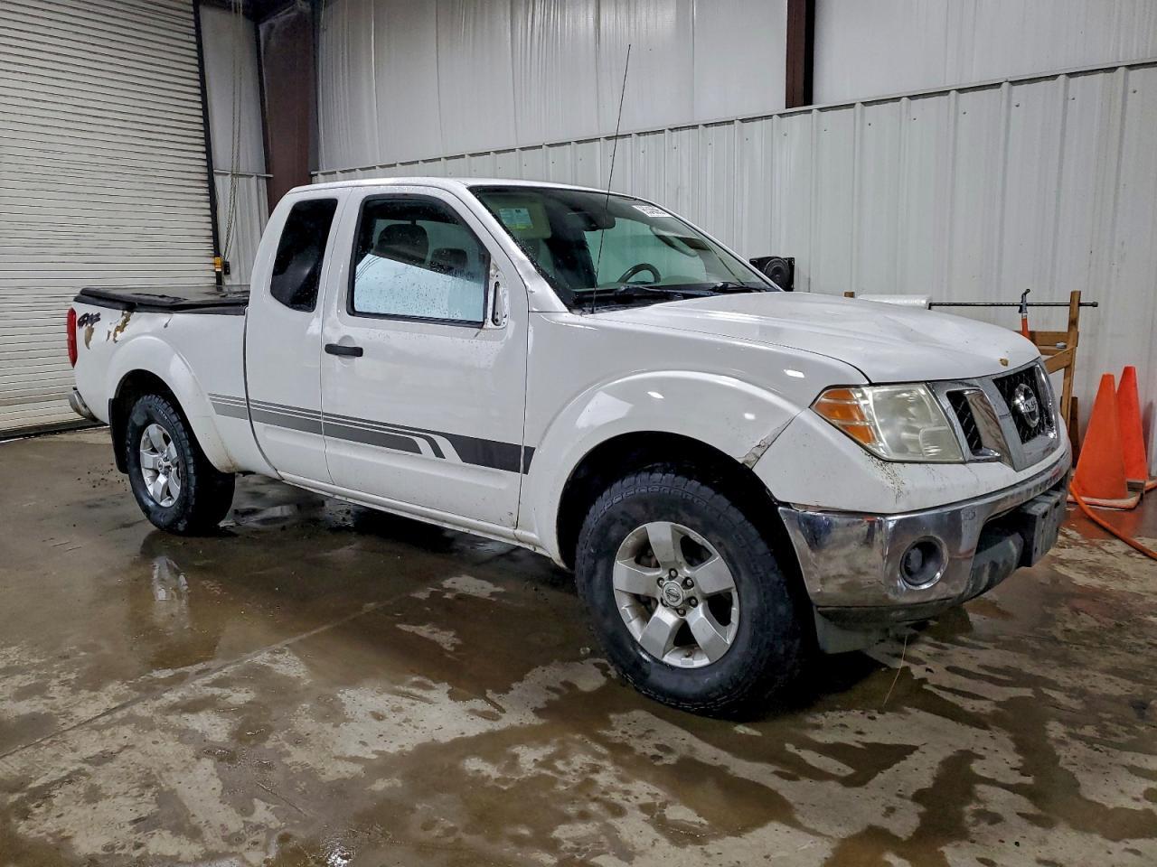 2011 NISSAN Frontier