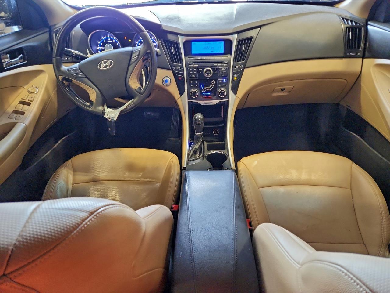 2011 HYUNDAI SONATA