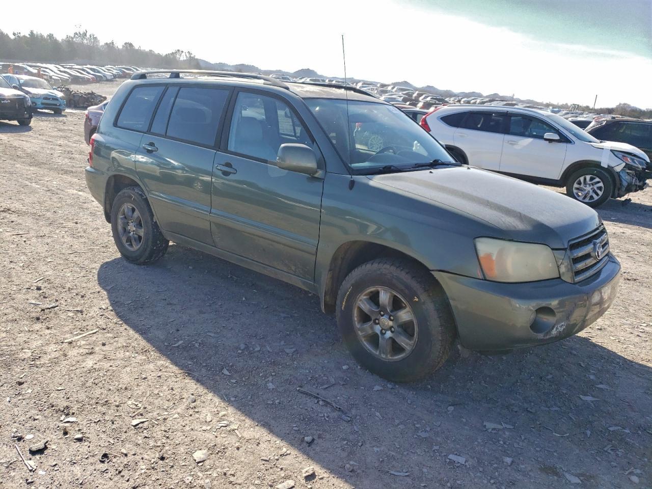 2004 TOYOTA HIGHLANDER