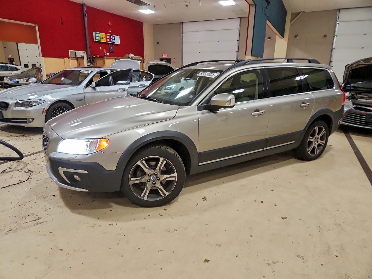 2014 VOLVO XC70
