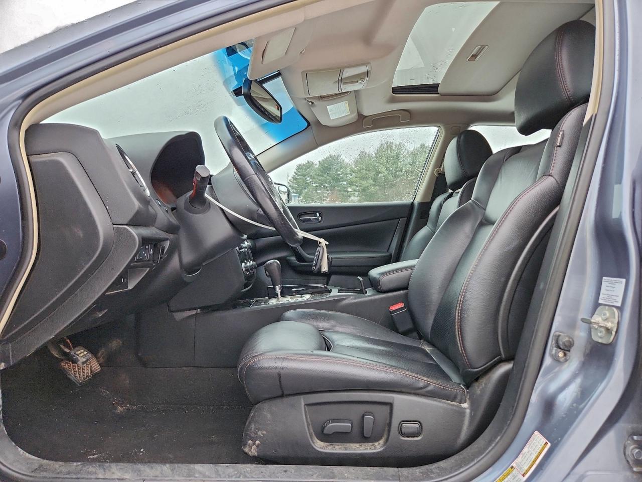 2011 NISSAN Maxima