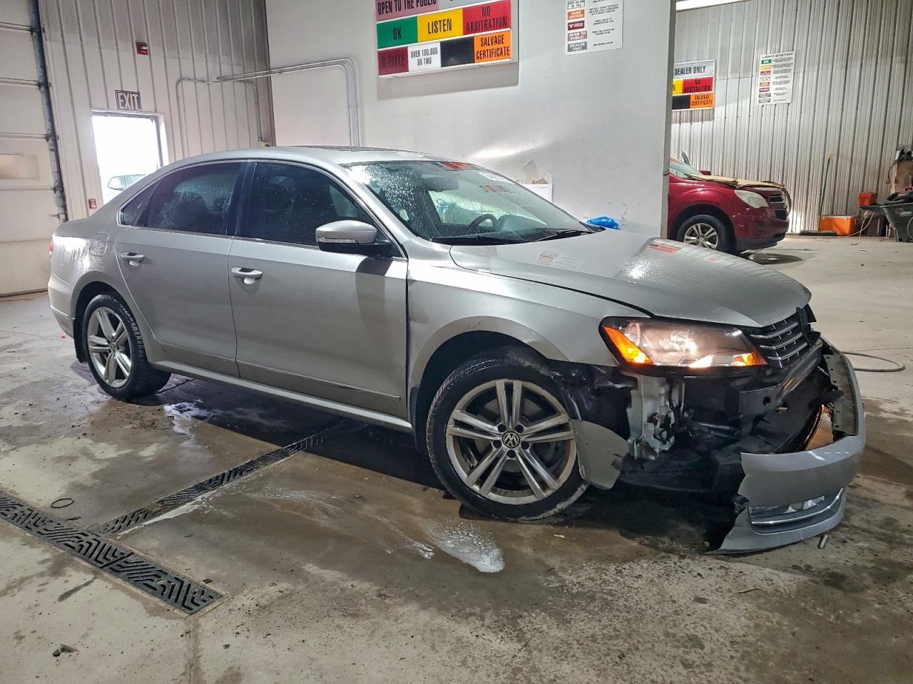 2014 VOLKSWAGEN Passat