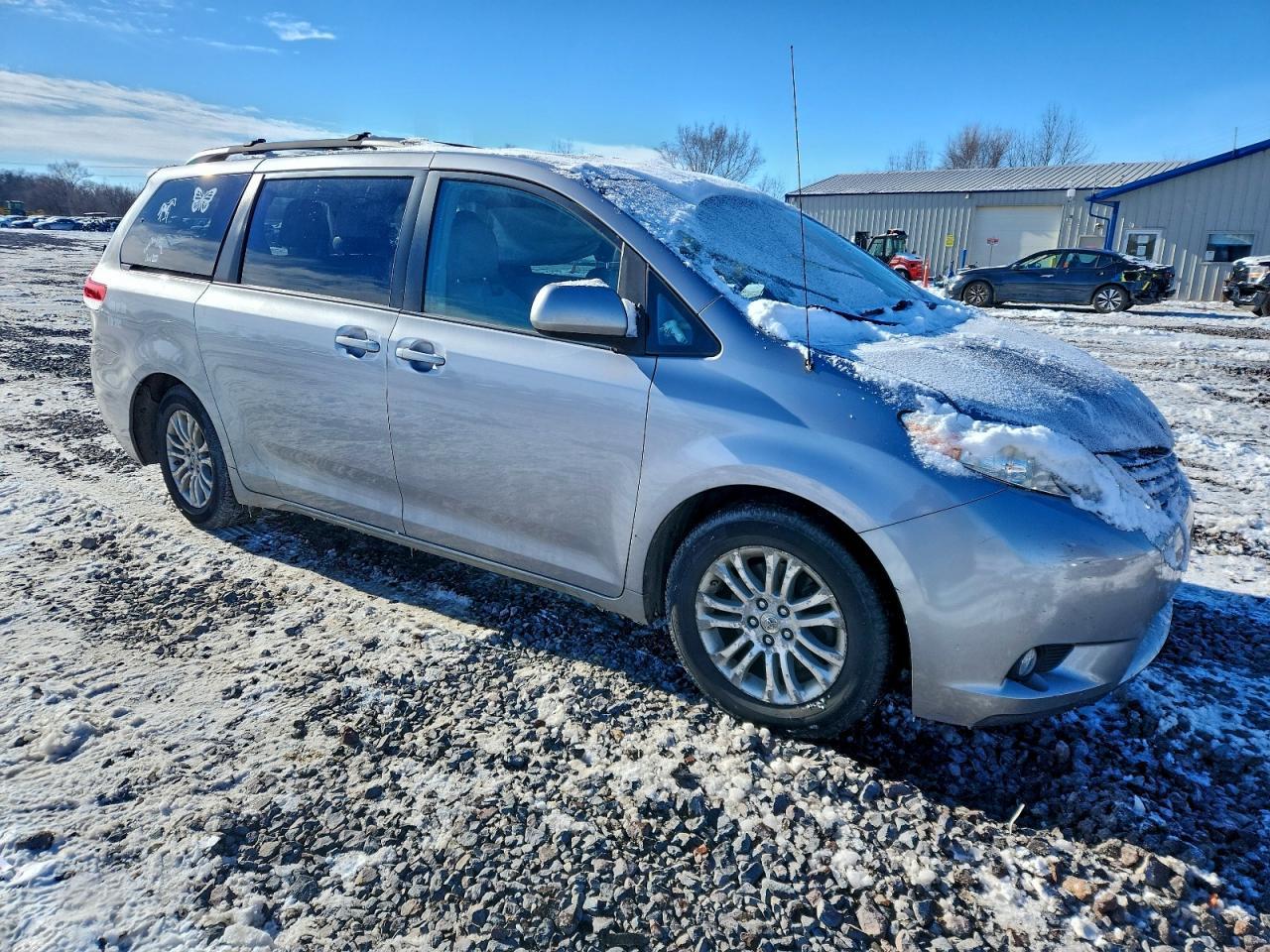 2012 TOYOTA SIENNA
