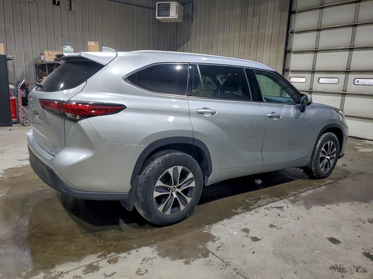 2022 TOYOTA HIGHLANDER