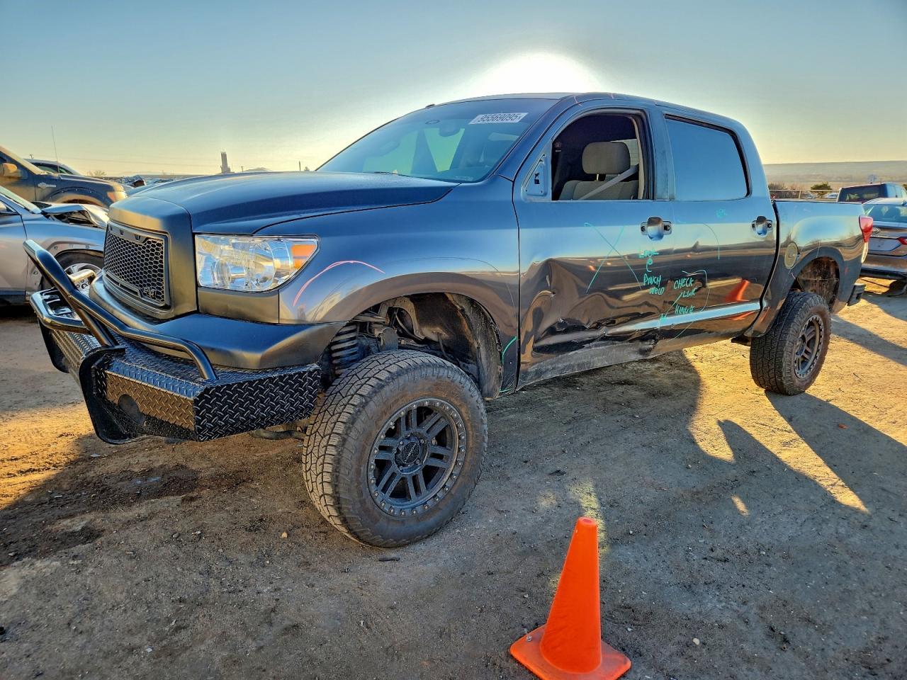 2012 TOYOTA TUNDRA